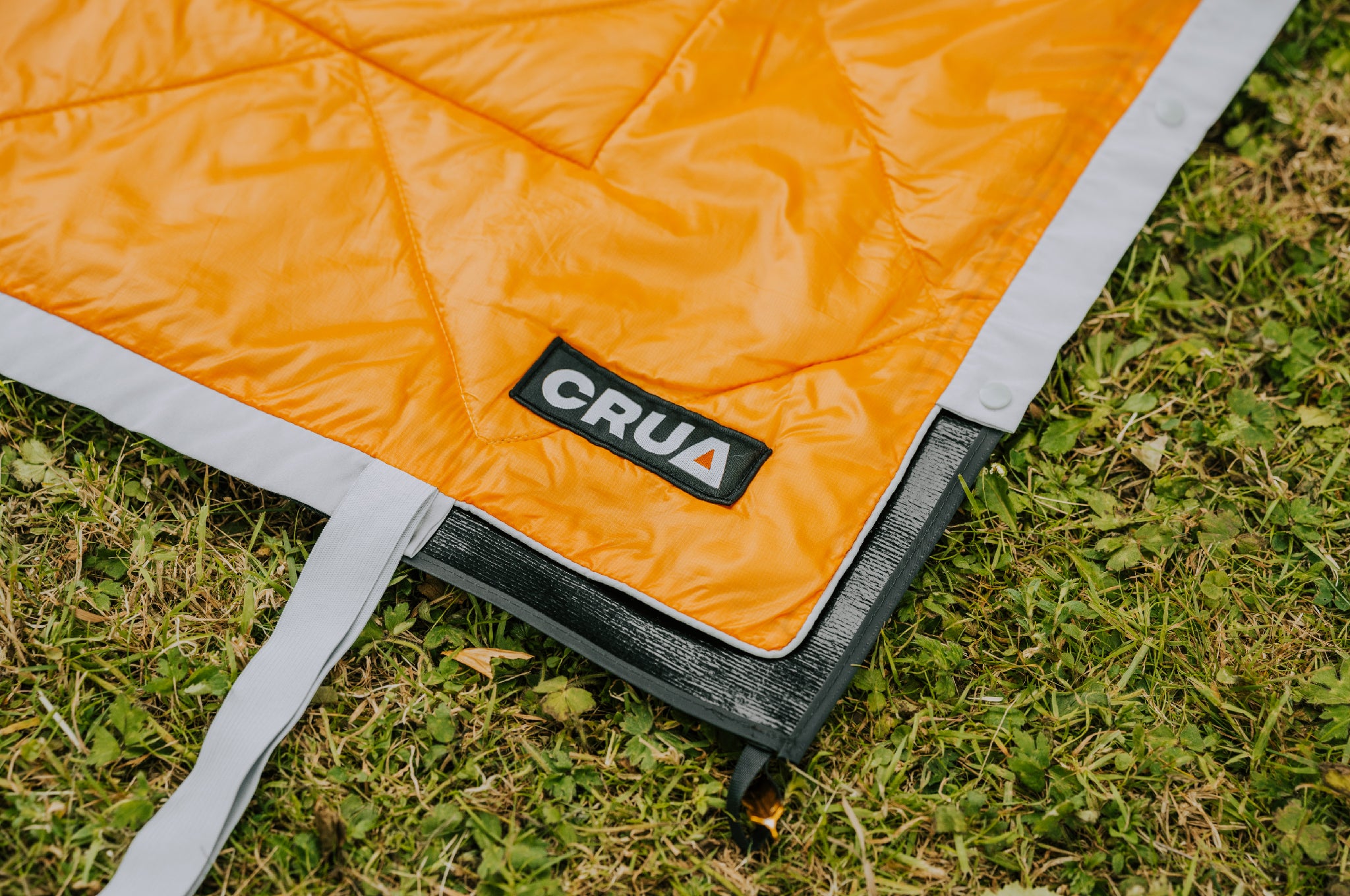 CULLA BLANKET FOOTPRINT | PROTECT YOURSELF AND YOUR BLANKET FROM CHILLY GROUND AND WET GRASS